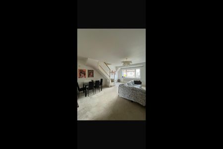 2 Bed Maisonette, Lower Addiscombe Road, CR0 - Photo 5