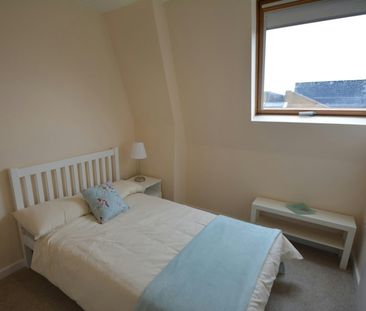 Flat to rent on - Photo 3