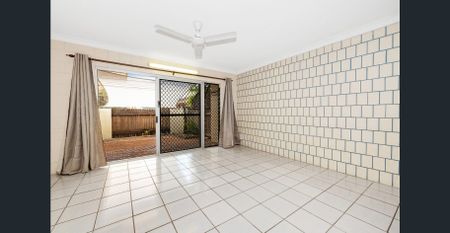 "PARKWOOD" TOWNHOUSE - CENTRAL LOCATION - Photo 2