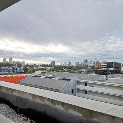 Spacious 2 bedroom apartment with City Views in Emerald Park - Photo 1