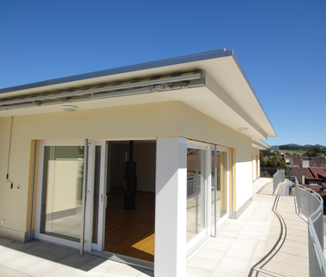 Exkl. 2.5-Zi.-Attika-WHG, Panorama-Terrasse & Dreh-Cheminée in Laufen - Foto 3