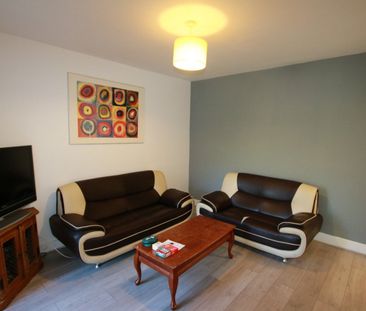 4 Bed Terraced House, Donnington Road, RG1 - Photo 2