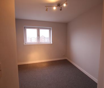 Saucel Crescent, Paisley, Renfrewshire - Photo 4