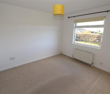 3 bedroom bungalow to rent - Photo 3