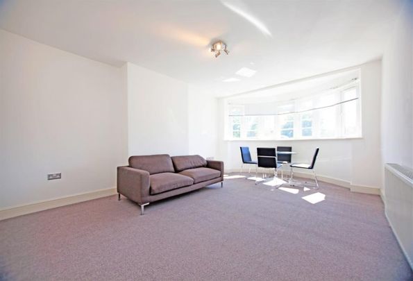 3 Bed Flat, Beaufort Park, NW11 - Photo 1