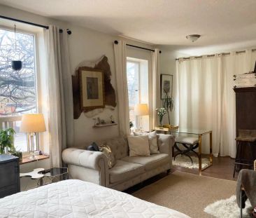 Gladstone Suites — Large Bright Sunny STUDIO - Photo 6