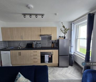 2 bedroom flat to rent - Photo 6