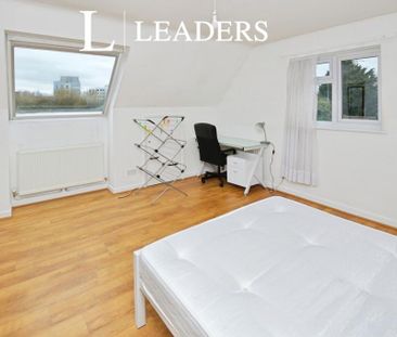 4 bedroom house to rent - Photo 3