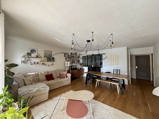 Superbe appartement T3 meublé de 78 m² avec terrasse, garage et belles prestations - Photo 1