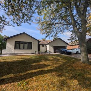 For Lease - 2 Tweedsmuir Court, Brampton, Ontario - Photo 3