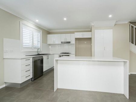 1/15 Yorston Street, Warners Bay NSW 2282 - Townhouse For Rent | Domain - Photo 2