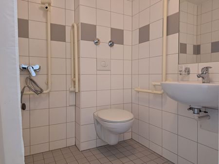 N405 – HALDIMAND 55, 1.5 room furnished studio in the city center - Photo 3