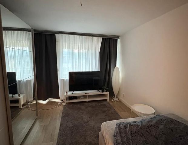 1-Zimmer raumseparierte Wohnung 30 QM mit Balkon - Foto 1