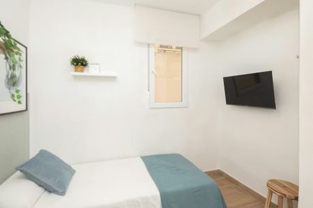 Carrer Olimpia Arozena Torres, Valencia, Valencian Community 46018 - Photo 5