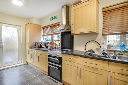 House of multiple occupation to rent - Photo 5