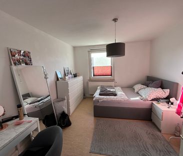 Praktisch & gepflegt: 2 Zimmer mit pflegeleichtem Bodenbelag - Photo 2