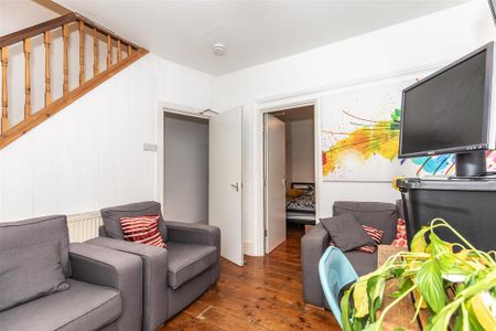 3 bedroom terraced house to rent - Photo 3