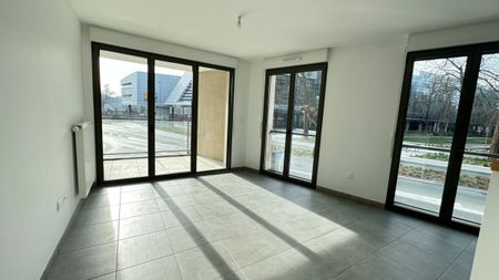 Location appartement T3 73.60m² à Reims (51100) Loyer CC * : 865.68 € Réf : ER.34996 - Photo 2