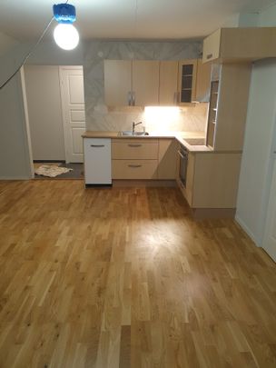 Nordkroksvägen, Vargön - Photo 1