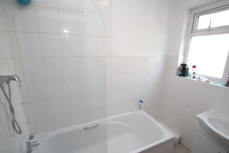 Marlowes, Hemel Hempstead, HP1 1LA, Hertfordshire - Photo 5