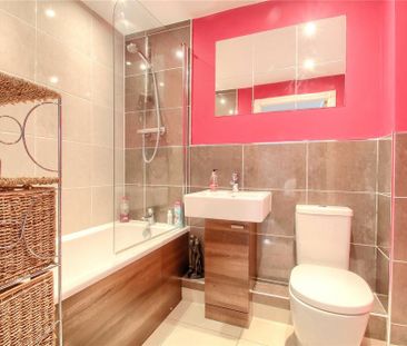 2 bedroom flat to rent - Photo 6