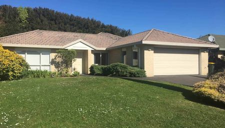 Spacious family home - Photo 2