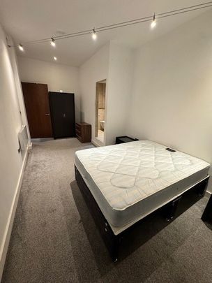 2 Bed Flat, Malta Street, M4 - Photo 1