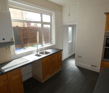 1 bedroom ground floor flat to rent - Photo 2