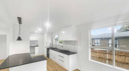 Newly renovated 3 bedrooms home for rent in Otara! - Photo 2