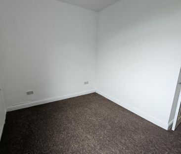 4 bedroom terraced house to rent - Photo 4