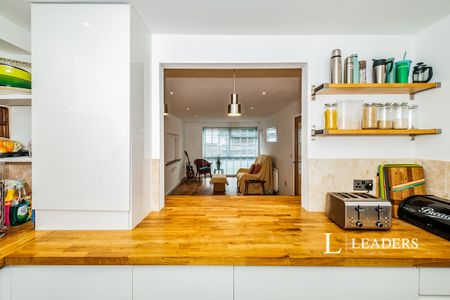 2 bedroom apartment to rent Suncourt, Rye Close, Worthing, BN11 - Photo 5