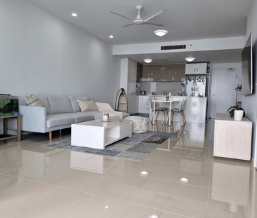 Unfurnished Luxury Living with Broadwater Views - Photo 5