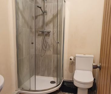 Room in a Shared House, Dordans Road, LU4 - Photo 5
