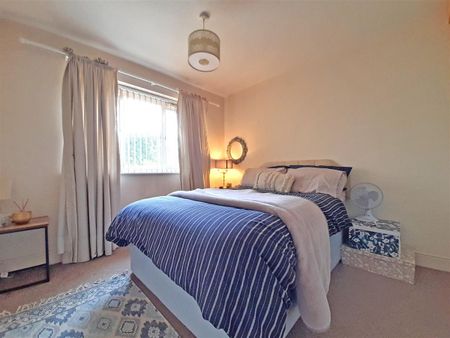 2 bedroom Apartment to rent - Photo 5