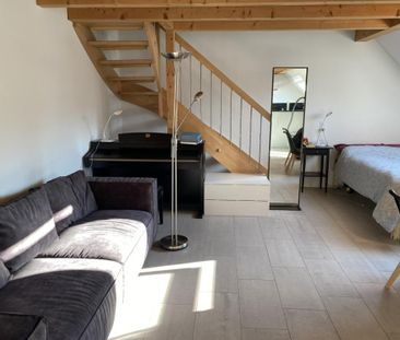 Charmante 2.5-Zimmer-Dachwohnung (Maisonette) - Photo 2