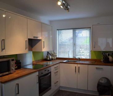 4 bedroom terraced house to rent - Photo 2