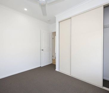 Freestanding Villa - Freshly Painted Interior - New Carpet - Small ... - Photo 5
