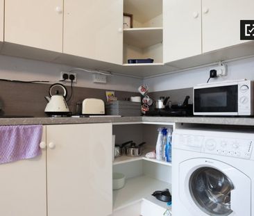 1-bedroom apartment for rent in Clondalkin, Dublin - Photo 5