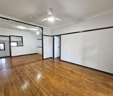 Charming Cottage-Style Home with Modern Upgrades in Avenell Heights - Photo 1