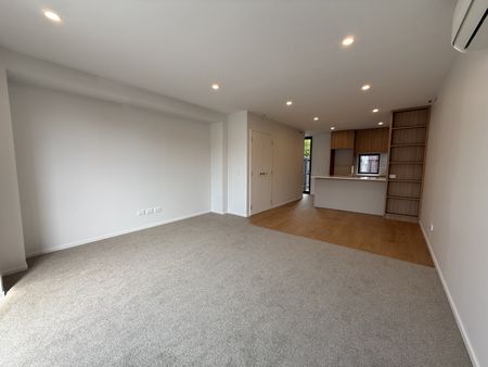 Unit 4, 86 Holly Road, St. Albans, Christchurch - Photo 2
