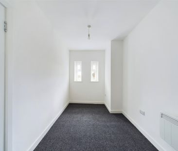 Bank House, Oldbury Road, Tewkesbury, GL20 - Photo 1