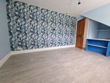 4 bedroom detached house to rent - Photo 4