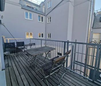 3er WG Studenten - DACHGESCHOSSWOHNUNG MIT 3 TERRASSEN - IDEAL ALS 3ER-WG SOFORT BEZIEHBAR - Photo 2