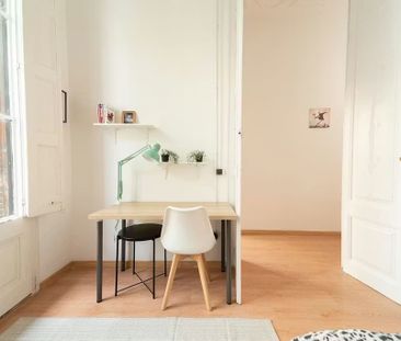 Ronda de Sant Pere, Barcelona, Catalonia 08010 - Photo 4