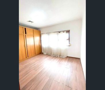 3 Bedroom Home in Prime Location - Photo 6