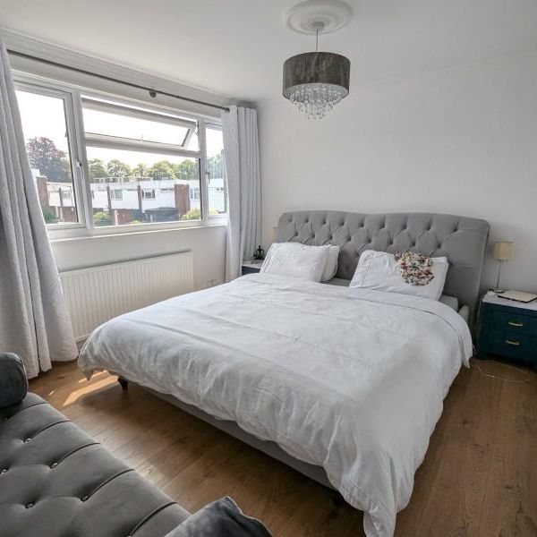 3 bedroom end of terrace house to rent - Photo 1