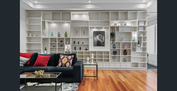 Stylish and Spacious 2-Bed Apartment Melbourne - SHORT TERM LEASES AVAILABLE - Photo 1