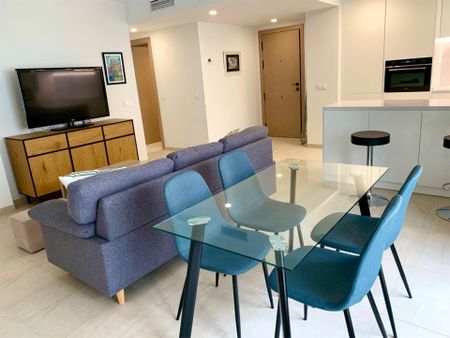 Piso de alquiler en Calle Calle Bailarín José Espadero, 11, Garbinet - Parque de las Avenidas - Photo 5