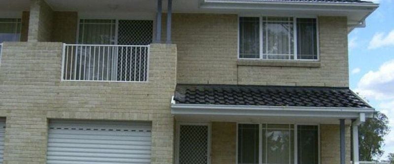 Three Bedroom Townhouse In A Quiet Complex - Photo 1