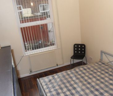 4 Bed Terraced House, Barrington Road, L15 - Photo 5